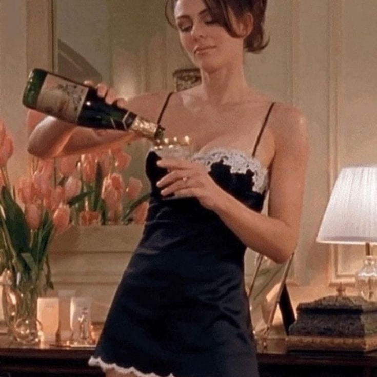 From Hollywood Starlets to French It-Girls: The Art of Lounging in Homebodii